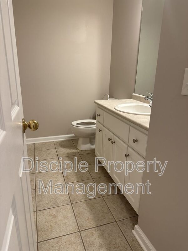 *Available Now* 29 Brisbon Hall Lane #8 property image