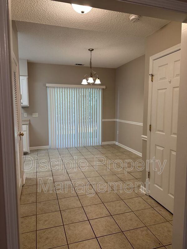 *Available Now* 29 Brisbon Hall Lane #8 property image