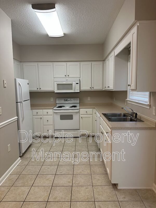 *Available Now* 29 Brisbon Hall Lane #8 property image