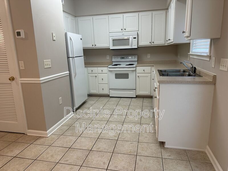 *Available Now* 29 Brisbon Hall Lane #8 property image