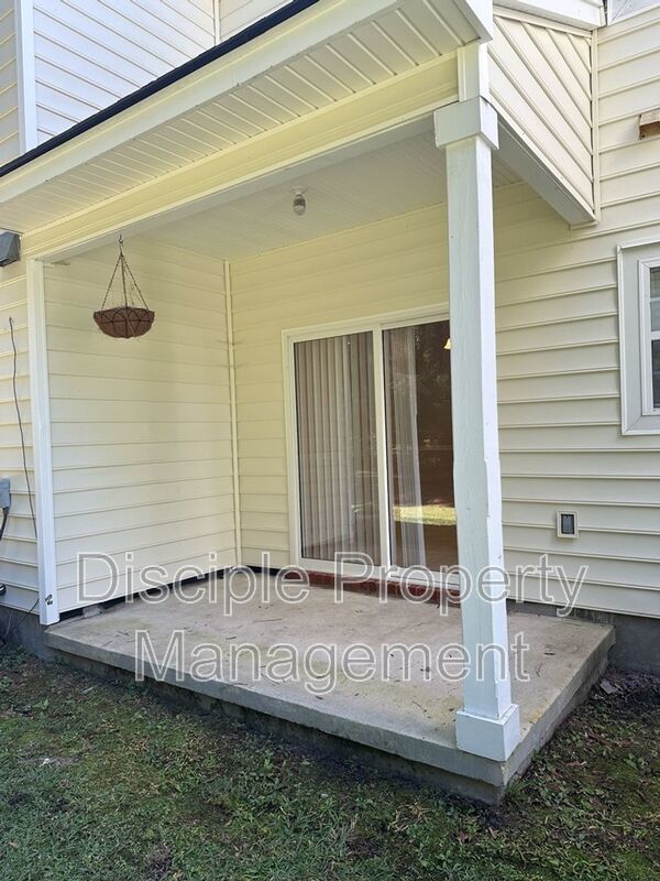 *Available Now* 29 Brisbon Hall Lane #8 property image