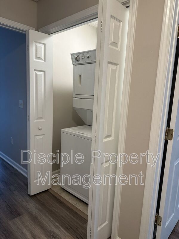 *Available Now* 29 Brisbon Hall Lane #8 property image