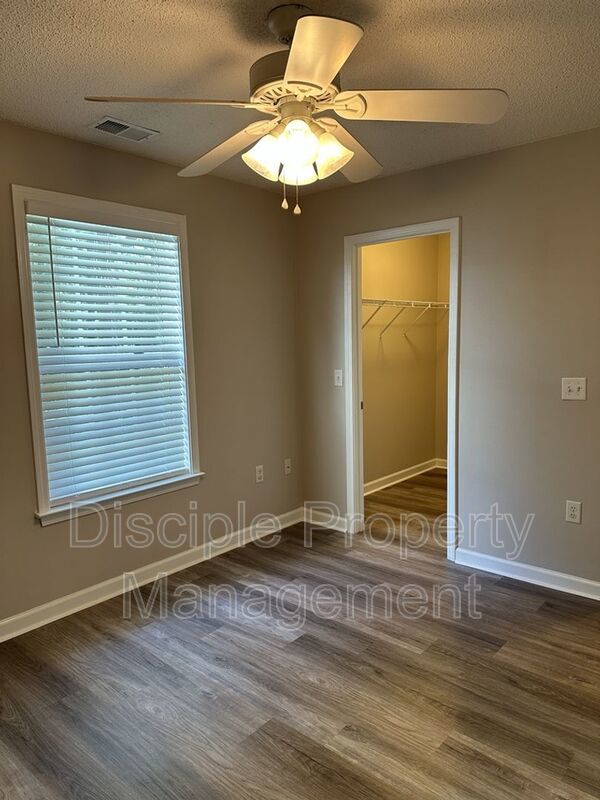 *Available Now* 29 Brisbon Hall Lane #8 property image