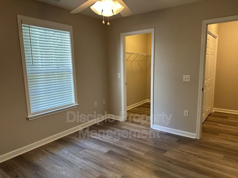 *Available Now* 29 Brisbon Hall Lane #8 property image