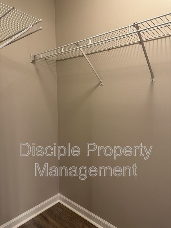 *Available Now* 29 Brisbon Hall Lane #8 property image