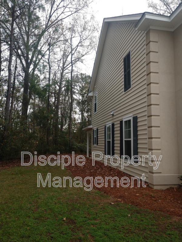 *MOVE-IN SPECIAL!* $500 off the first month's rent with a signed lease by 01/02/2026 for 66 Landing Way #7 - END UNIT! property image