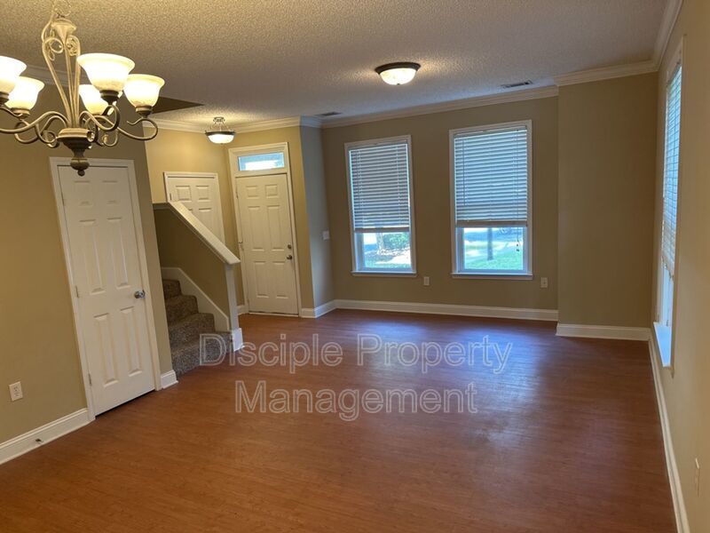 *MOVE-IN SPECIAL!* $500 off the first month's rent with a signed lease by 01/02/2026 for 66 Landing Way #7 - END UNIT! property image