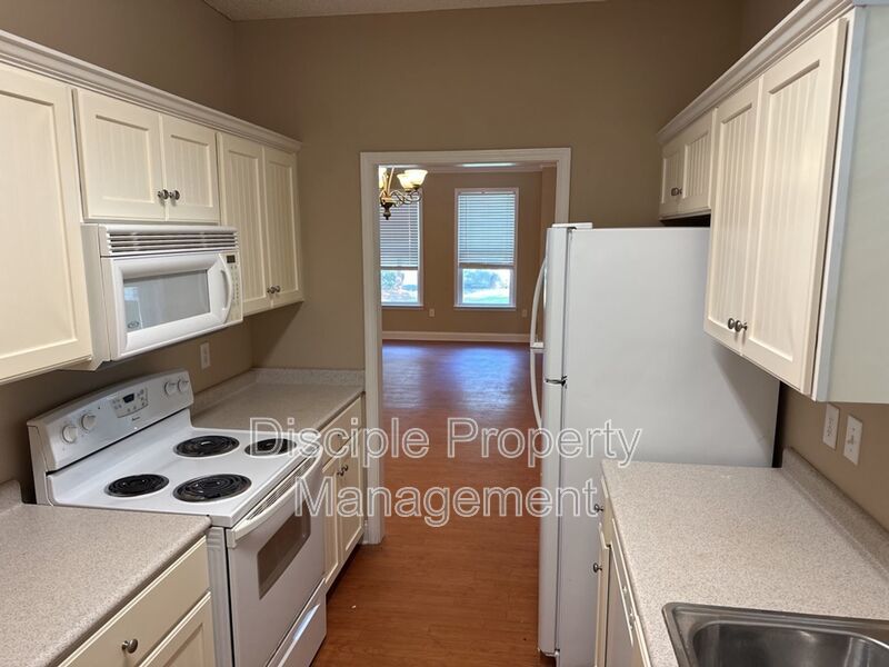 *MOVE-IN SPECIAL!* $500 off the first month's rent with a signed lease by 01/02/2026 for 66 Landing Way #7 - END UNIT! property image