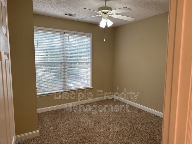 *MOVE-IN SPECIAL!* $500 off the first month's rent with a signed lease by 01/02/2026 for 66 Landing Way #7 - END UNIT! property image