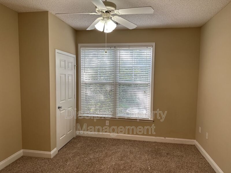 *MOVE-IN SPECIAL!* $500 off the first month's rent with a signed lease by 01/02/2026 for 66 Landing Way #7 - END UNIT! property image