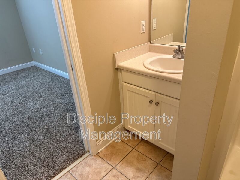 *MOVE-IN SPECIAL!* $500 off the first month's rent with a signed lease by 01/02/2026 for 66 Landing Way #7 - END UNIT! property image