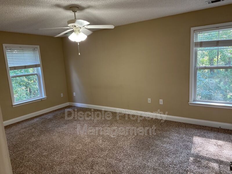 *MOVE-IN SPECIAL!* $500 off the first month's rent with a signed lease by 01/02/2026 for 66 Landing Way #7 - END UNIT! property image