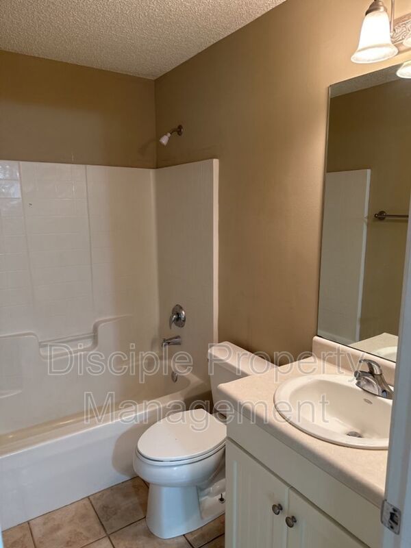 *MOVE-IN SPECIAL!* $500 off the first month's rent with a signed lease by 01/02/2026 for 66 Landing Way #7 - END UNIT! property image