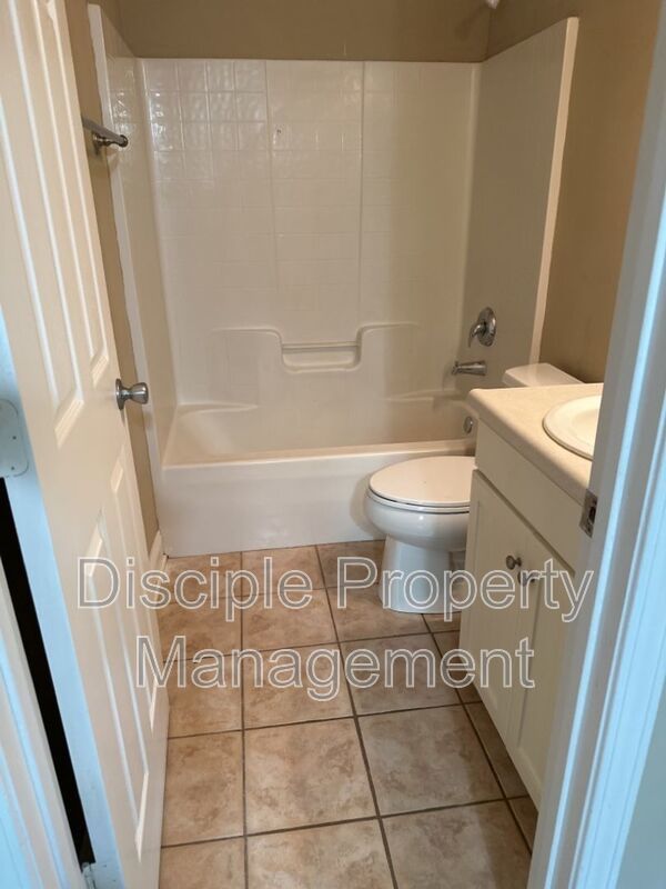 *MOVE-IN SPECIAL!* $500 off the first month's rent with a signed lease by 01/02/2026 for 66 Landing Way #7 - END UNIT! property image