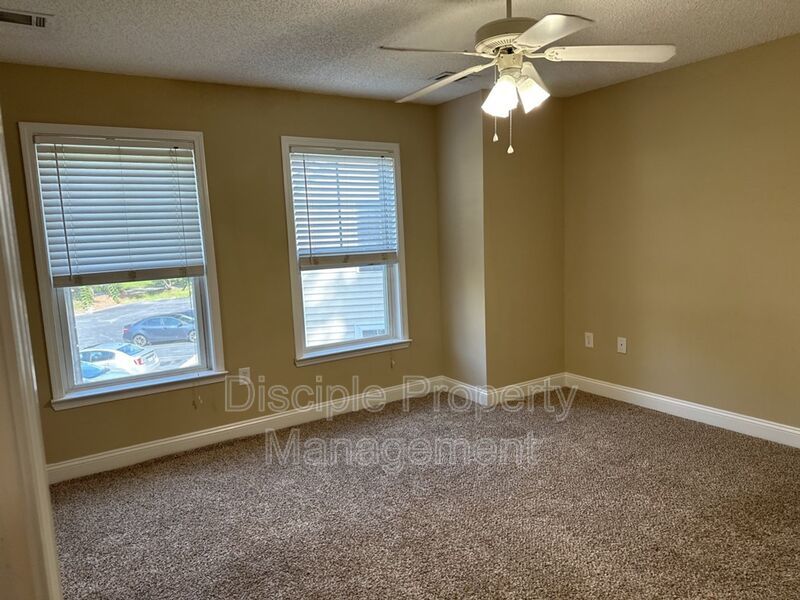 *MOVE-IN SPECIAL!* $500 off the first month's rent with a signed lease by 01/02/2026 for 66 Landing Way #7 - END UNIT! property image