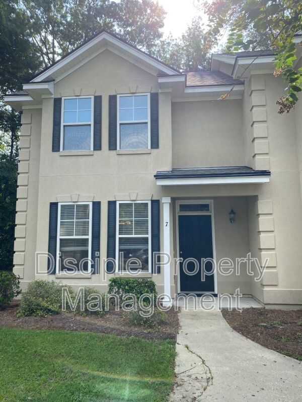 *MOVE-IN SPECIAL!* $500 off the first month's rent with a signed lease by 01/02/2026 for 66 Landing Way #7 - END UNIT! property image