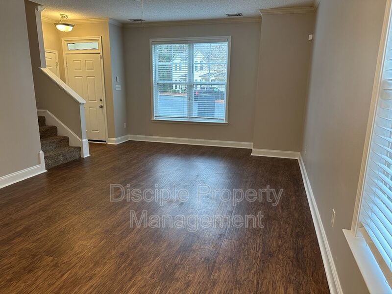 *MOVE-IN SPECIAL!* $500 off the first month's rent with a signed lease by 01/02/2026 for 66 Landing Way #11 - END UNIT! property image
