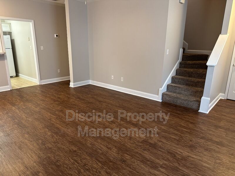 *MOVE-IN SPECIAL!* $500 off the first month's rent with a signed lease by 01/02/2026 for 66 Landing Way #11 - END UNIT! property image