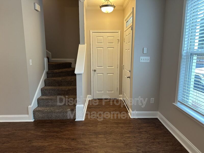 *MOVE-IN SPECIAL!* $500 off the first month's rent with a signed lease by 01/02/2026 for 66 Landing Way #11 - END UNIT! property image