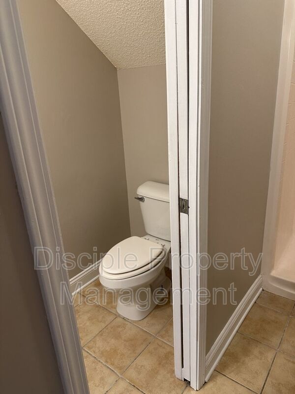 *MOVE-IN SPECIAL!* $500 off the first month's rent with a signed lease by 01/02/2026 for 66 Landing Way #11 - END UNIT! property image