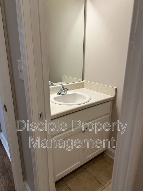 *MOVE-IN SPECIAL!* $500 off the first month's rent with a signed lease by 01/02/2026 for 66 Landing Way #11 - END UNIT! property image