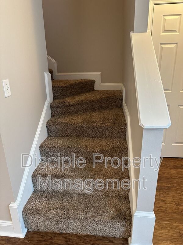 *MOVE-IN SPECIAL!* $500 off the first month's rent with a signed lease by 01/02/2026 for 66 Landing Way #11 - END UNIT! property image