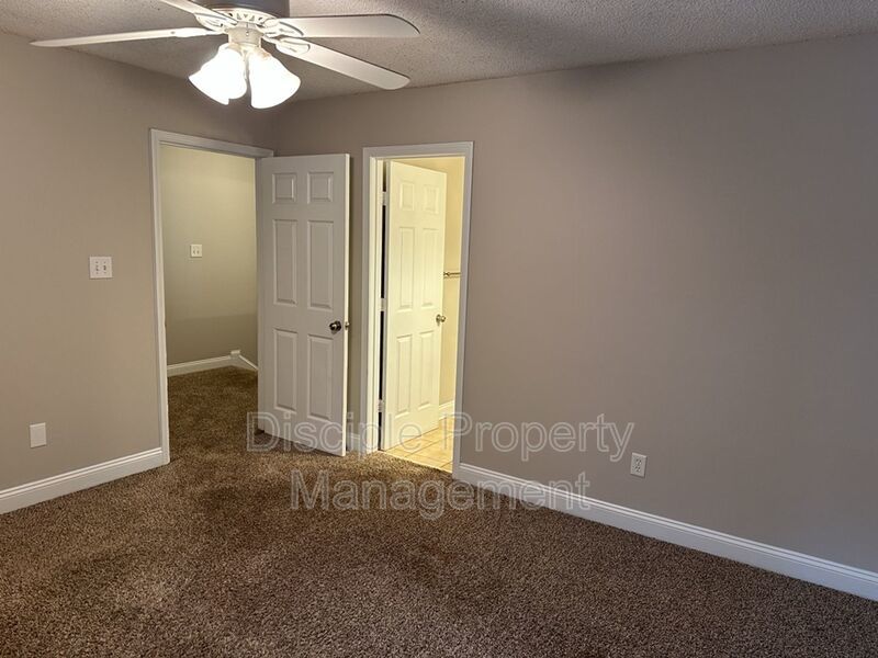 *MOVE-IN SPECIAL!* $500 off the first month's rent with a signed lease by 01/02/2026 for 66 Landing Way #11 - END UNIT! property image