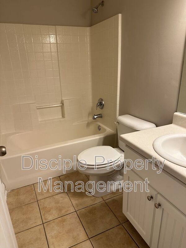 *MOVE-IN SPECIAL!* $500 off the first month's rent with a signed lease by 01/02/2026 for 66 Landing Way #11 - END UNIT! property image