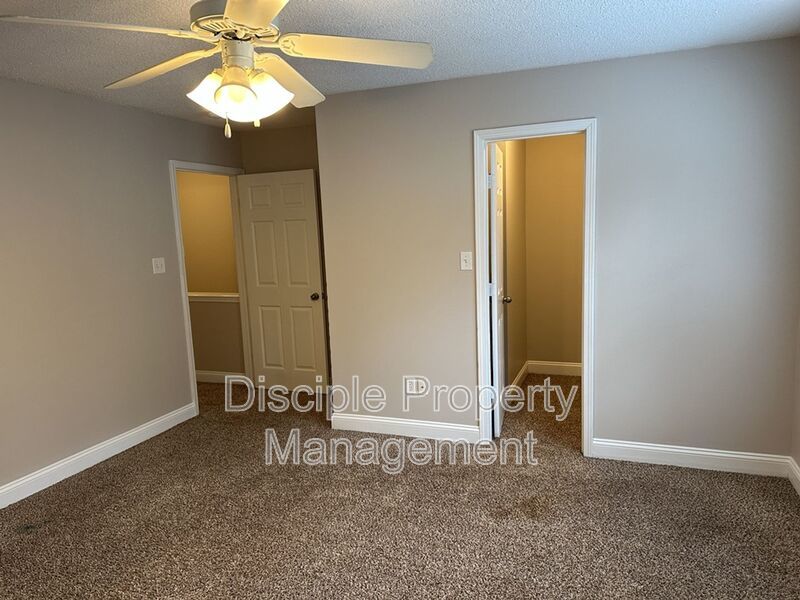 *MOVE-IN SPECIAL!* $500 off the first month's rent with a signed lease by 01/02/2026 for 66 Landing Way #11 - END UNIT! property image