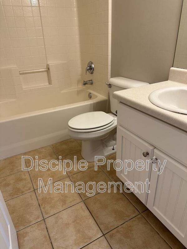 *MOVE-IN SPECIAL!* $500 off the first month's rent with a signed lease by 01/02/2026 for 66 Landing Way #11 - END UNIT! property image