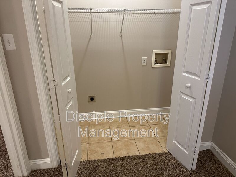 *MOVE-IN SPECIAL!* $500 off the first month's rent with a signed lease by 01/02/2026 for 66 Landing Way #11 - END UNIT! property image