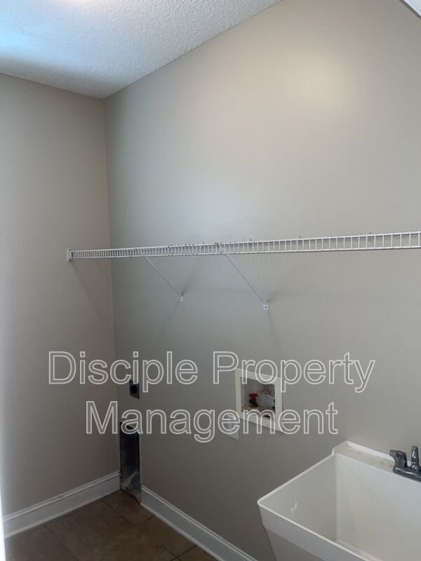 *Available Now* 186 Bristol Way property image