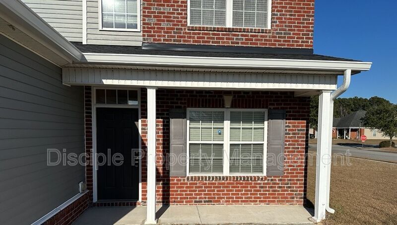 *Available Now!* 10 Evergreen Oak Drive property image