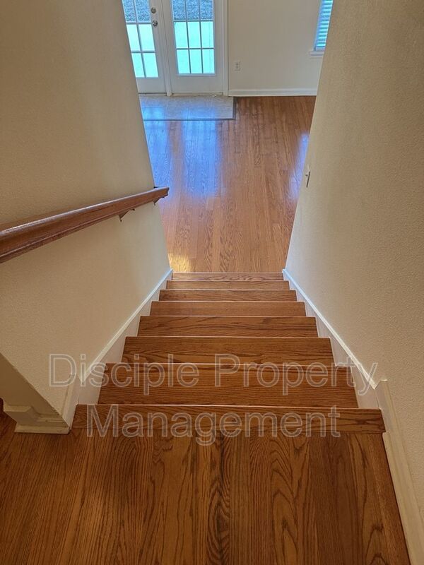 *Available Now!* 10 Evergreen Oak Drive property image