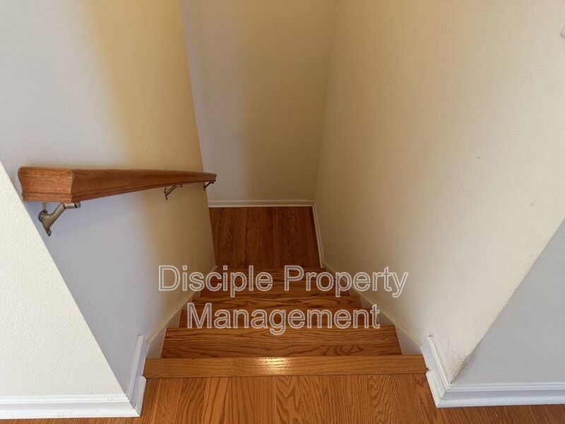 *Available Now!* 10 Evergreen Oak Drive property image