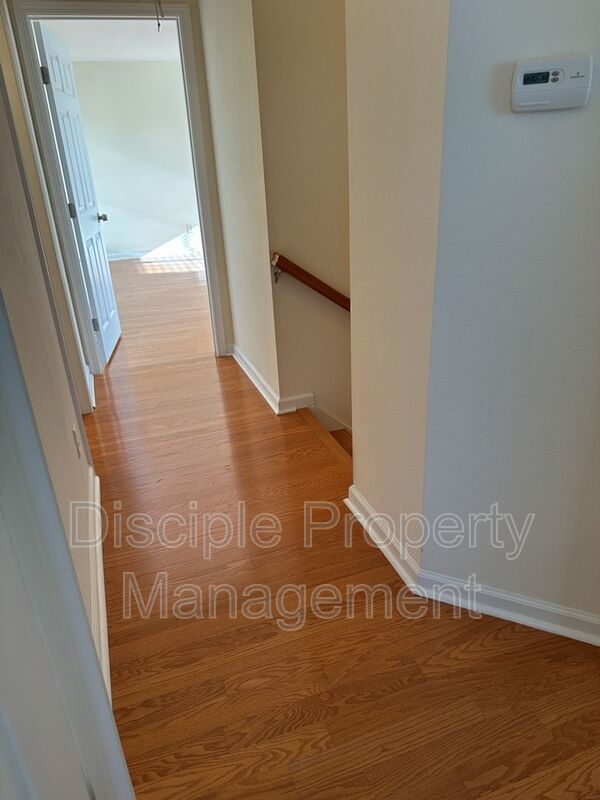 *Available Now!* 10 Evergreen Oak Drive property image