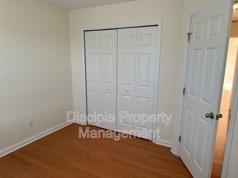 *Available Now!* 10 Evergreen Oak Drive property image