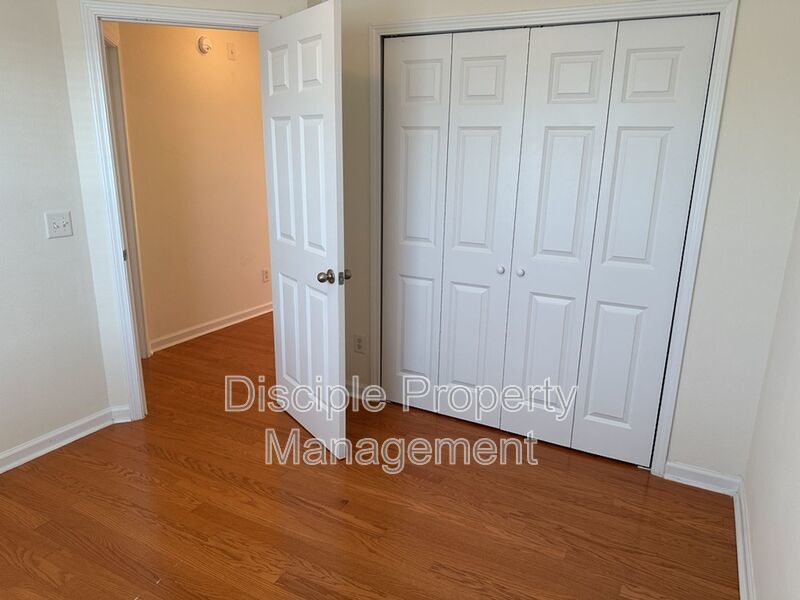 *Available Now!* 10 Evergreen Oak Drive property image