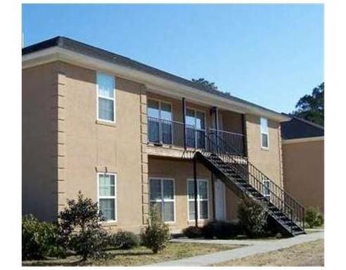 *MOVE-IN SPECIAL!* 1/2 off the first month's rent with a signed lease by 02/20/2026 for Savage Creek Apartment 2D, Upstairs property image
