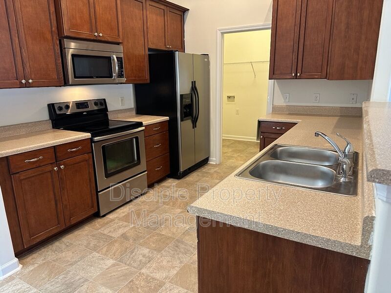 *Available Now* - 20 Wesleyan Drive in Bradley Point property image