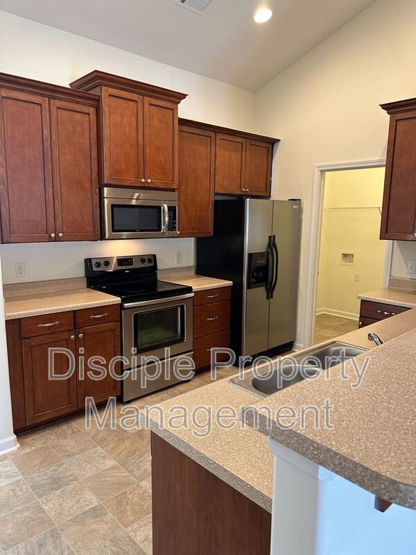 *Available Now* - 20 Wesleyan Drive in Bradley Point property image