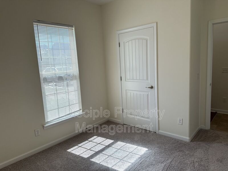 *Available Now* - 20 Wesleyan Drive in Bradley Point property image