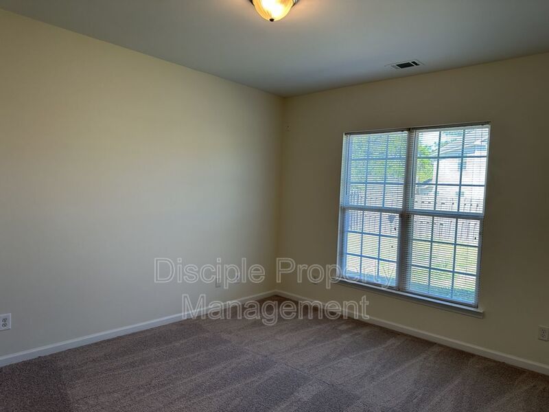 *Available Now* - 20 Wesleyan Drive in Bradley Point property image