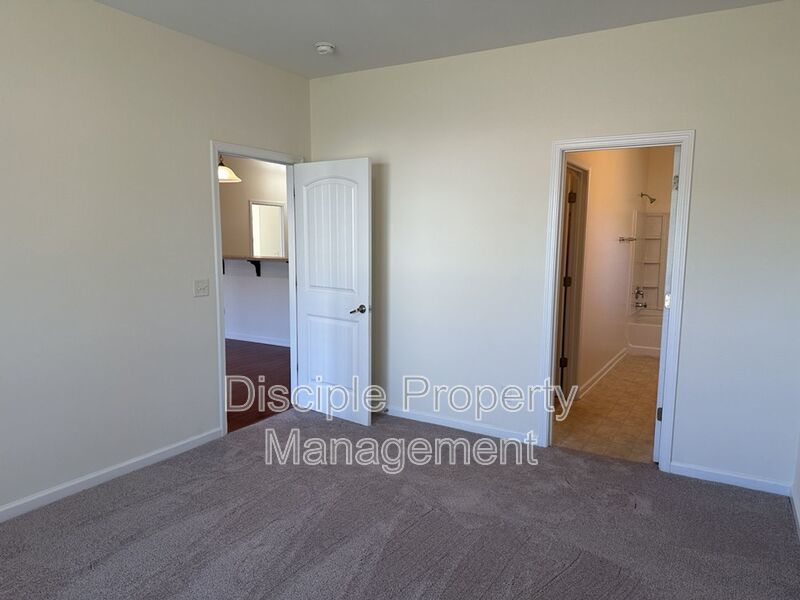 *Available Now* - 20 Wesleyan Drive in Bradley Point property image