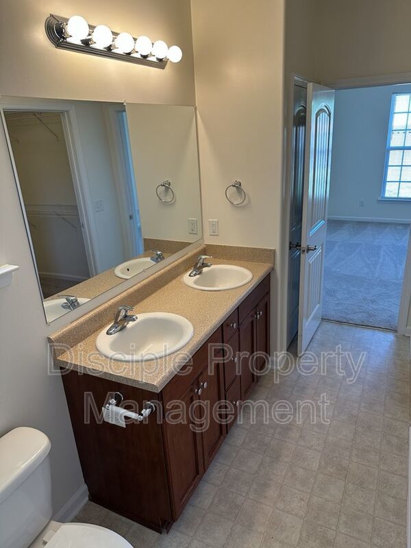 *Available Now* - 20 Wesleyan Drive in Bradley Point property image