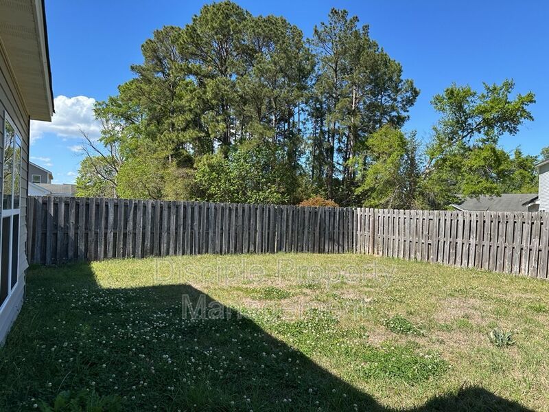 *Available Now* - 20 Wesleyan Drive in Bradley Point property image