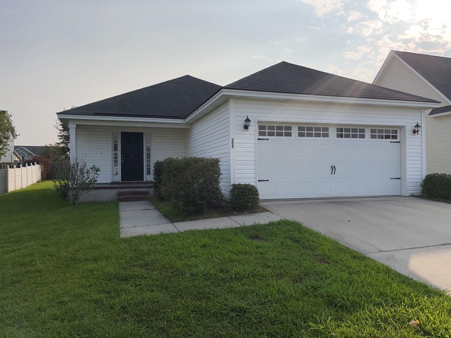 *Available Now* 202 Scarlett Lane - White Oak Subdivision property image