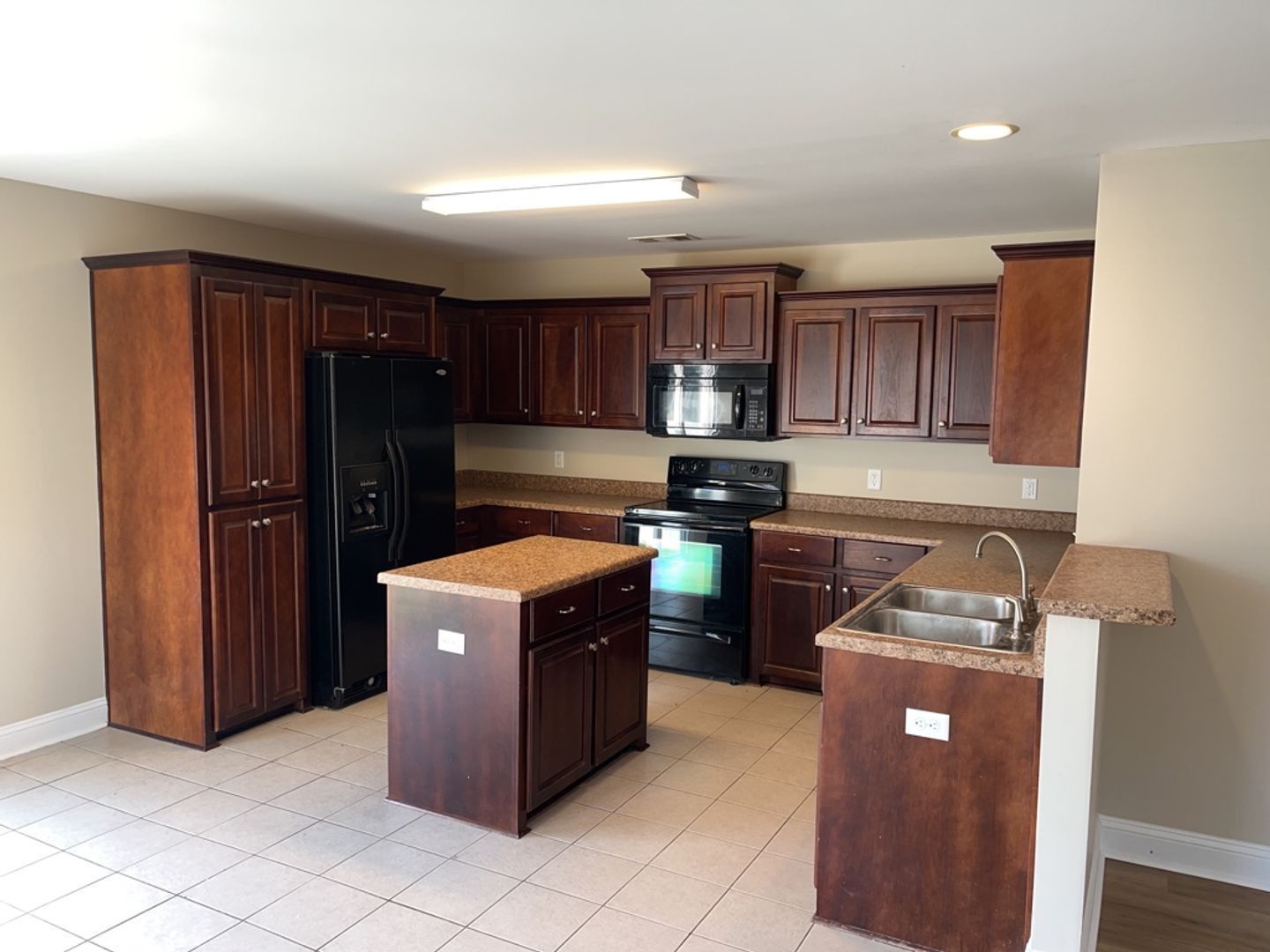 *Available Now* 202 Scarlett Lane - White Oak Subdivision property image