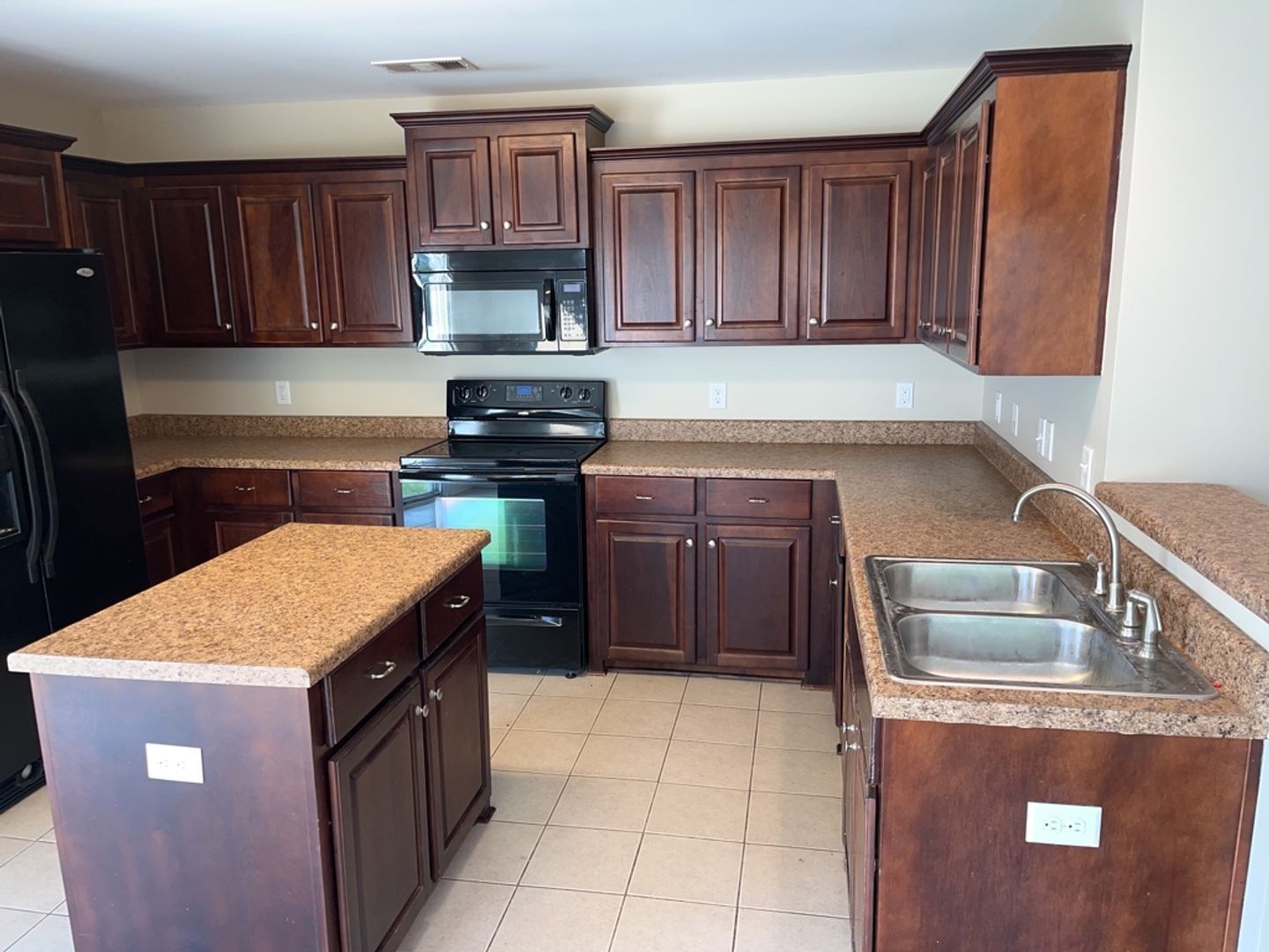 *Available Now* 202 Scarlett Lane - White Oak Subdivision property image