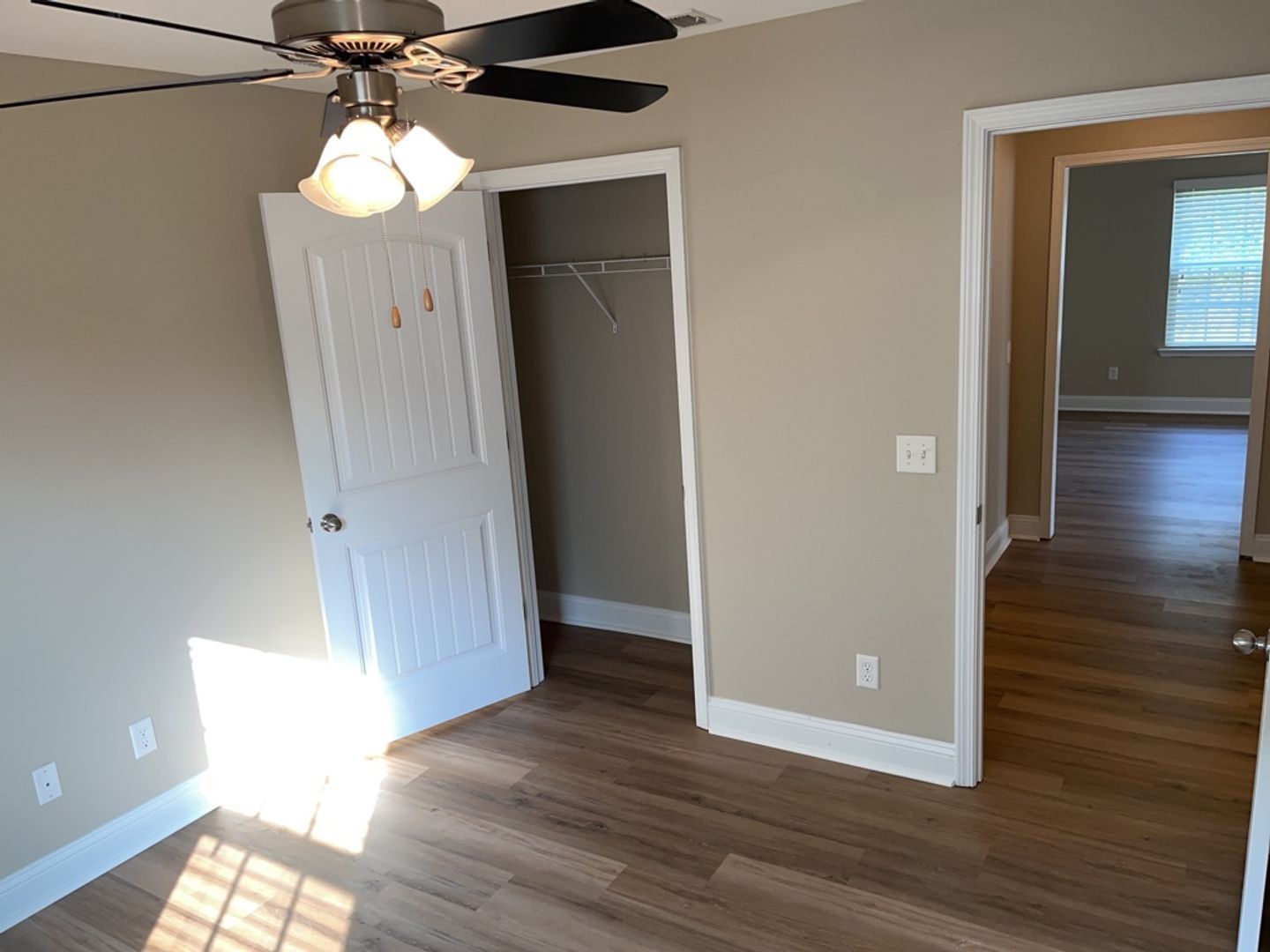 *Available Now* 202 Scarlett Lane - White Oak Subdivision property image